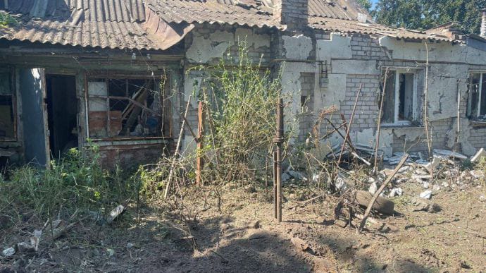 Russian forces attack Nikopol once again, damaging a church, an administrative building and private houses