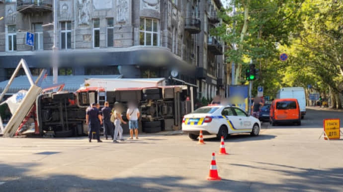 Пожарное авто попало в ДТП в Одессе: трое пострадавших