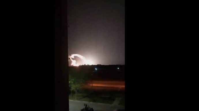 Explosions heard at Dzhankoi military airfield in Crimea – video
