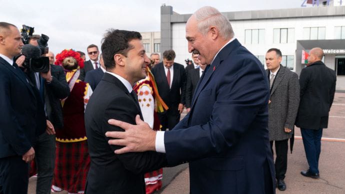 Дах поїхав: Лукашенко обізвав Зеленського безголовим