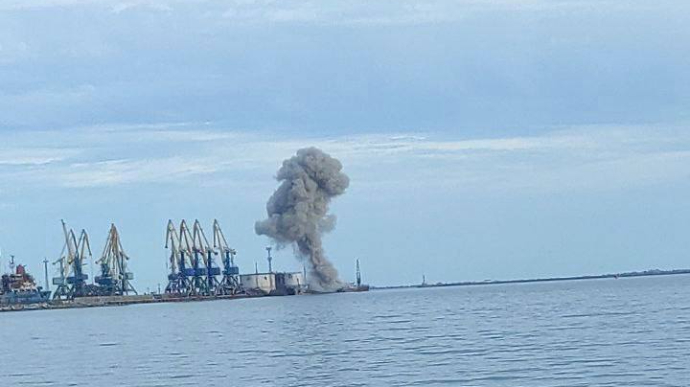 Окупанти Бердянська повідомляють про вибух у порту 