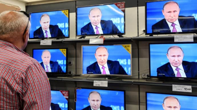 ГУР: Оккупанты массово подключают оккупированные территории к вражескому ТВ русский мир