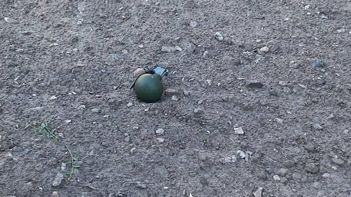 В Киеве прохожие нашли на улице две гранаты
