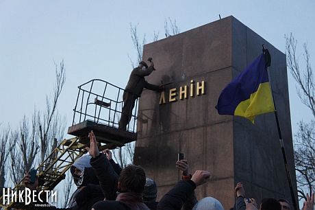 Повалили Леніна у Миколаєві