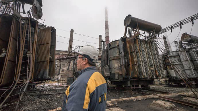 Attack on thermal power plants in Donetsk Oblast, one of them ablaze