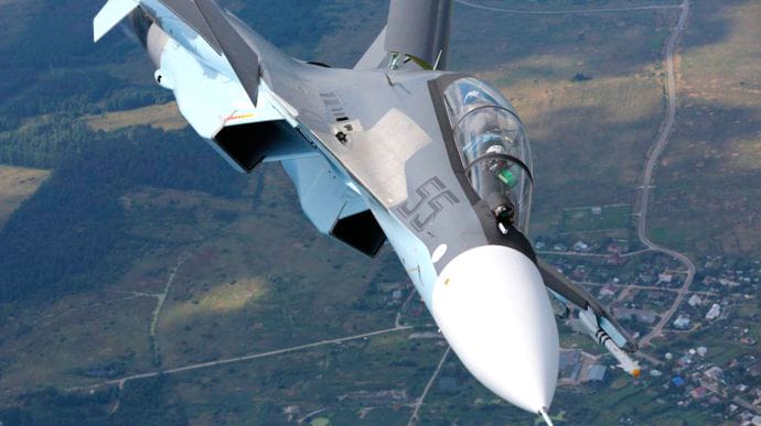 Российский истребитель Су-30 случайно сбили на учениях - РосСМИ