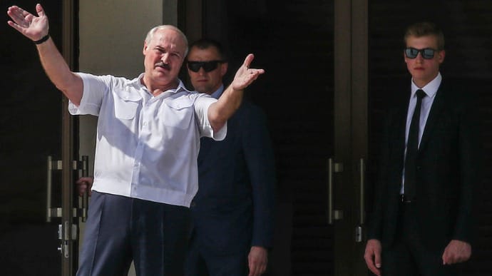 Ректор просить позбавити Лукашенка звання доктора КНУ