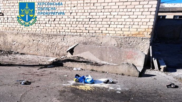 Херсонщина: Росія з безпілотників атакувала цивільних, що стояли у черзі за гуманітаркою 