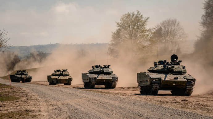 Ukrainian troops conclude training on CV90 infantry fighting vehicles in Sweden 