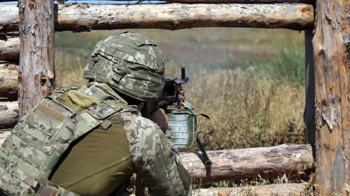 Боевики на Донбассе вторые сутки соблюдают тишину – штаб 