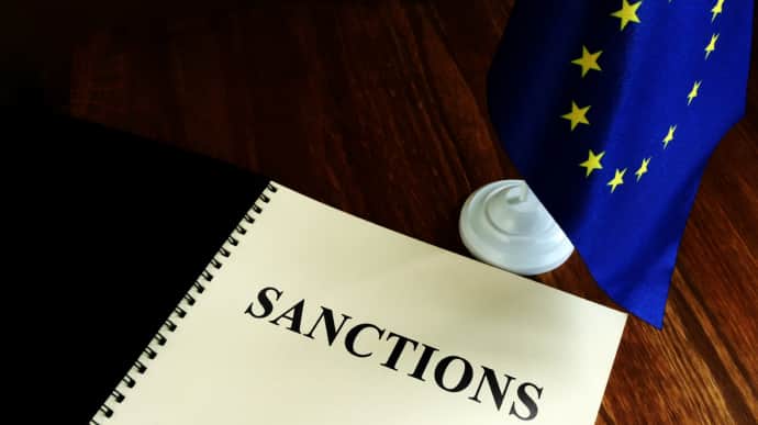 Венгрии не удалось снять санкции ЕС с трех российских олигархов - СМИ