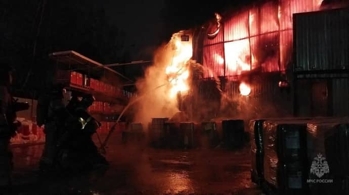 Huge fire breaks out in Izhevsk, Russia