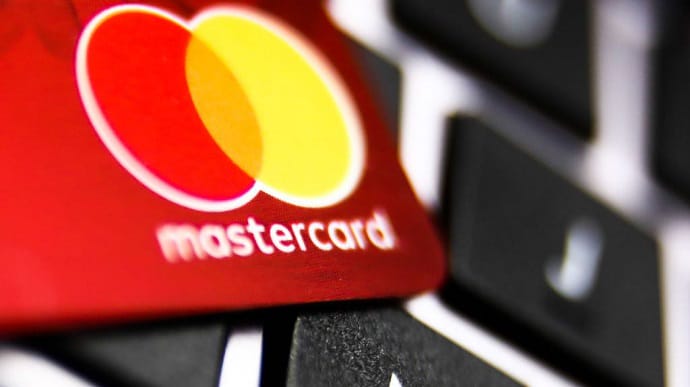 Mastercard заблокувала доступ підсанкційним російським банкам