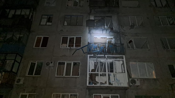 Росіяни вдарили по житловому кварталу Часового Яру, є загиблий і поранені