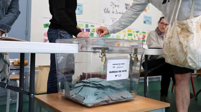 Дострокові вибори у Франції виграли ультраправі – екзитпол