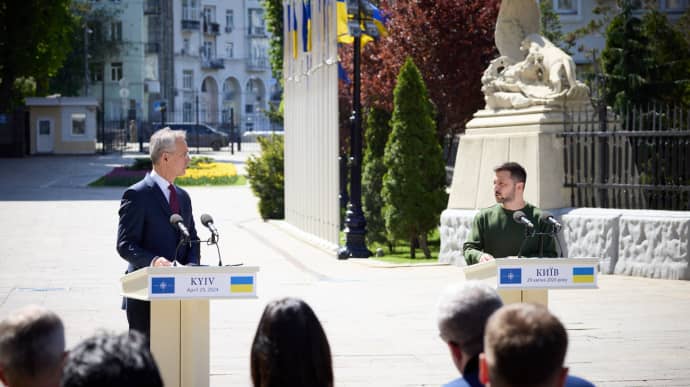 Генеральний секретар НАТО прибув з неанонсованим візитом до України