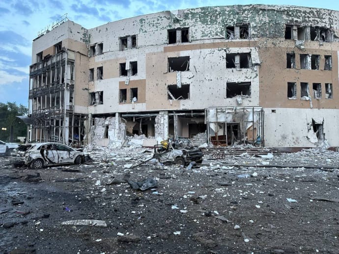 Russia destroys Reikartz hotel in Zaporizhzhia with Iskander strike