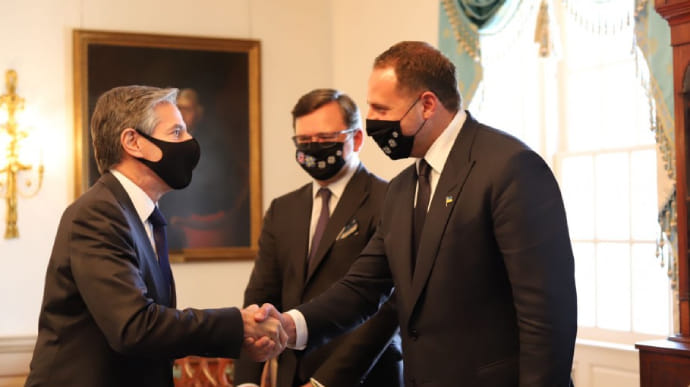 Кулеба и Ермак встретились с Блинкеном и сенаторами в рамках подготовки визита Зеленского