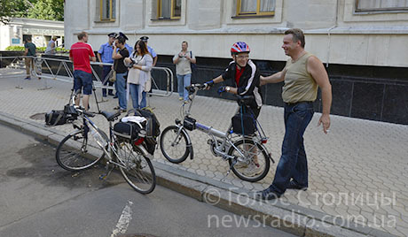 Более 2 тысяч велосипедистов подписали петицию к Януковичу 
