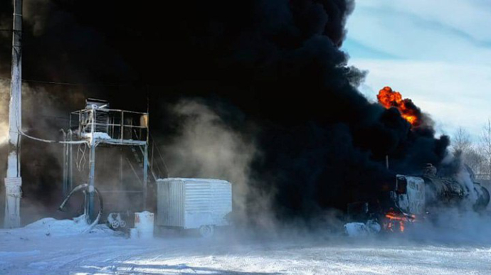 У Росії пожежа на нафтобазі