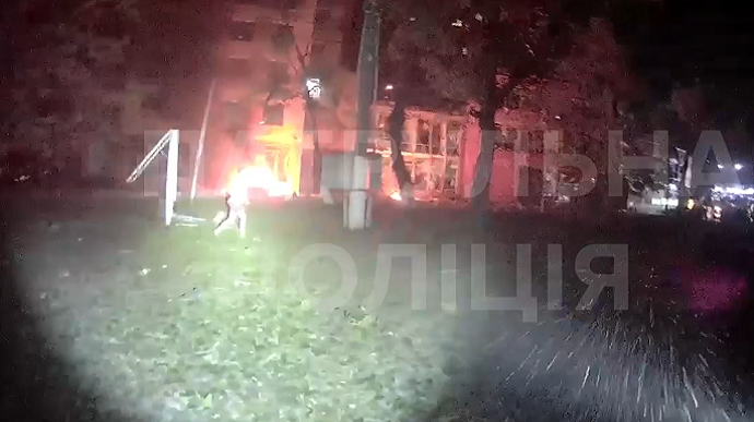 Полиция показала первые минуты после падения ракеты в Одессе