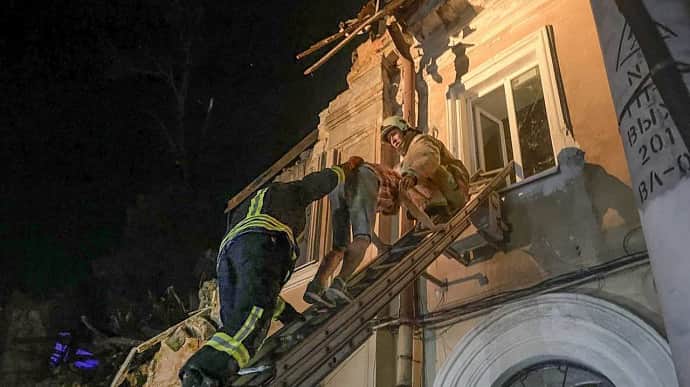 Через атаку безпілотника в Одесі евакуйовано 130 людей: троє отримали травми