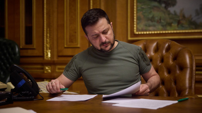 Зеленский поддержал петицию о возвращении декларирования, слово за Радой