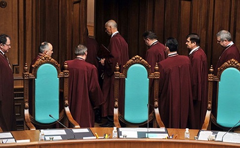 КС начал оценивать законопроект об изменениях в Конституцию относительно правосудия