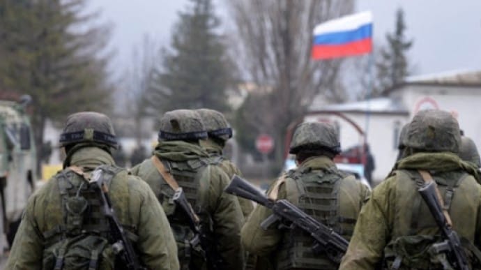 В Кремле заявили, что имеют право перемещать войска в пределах страны