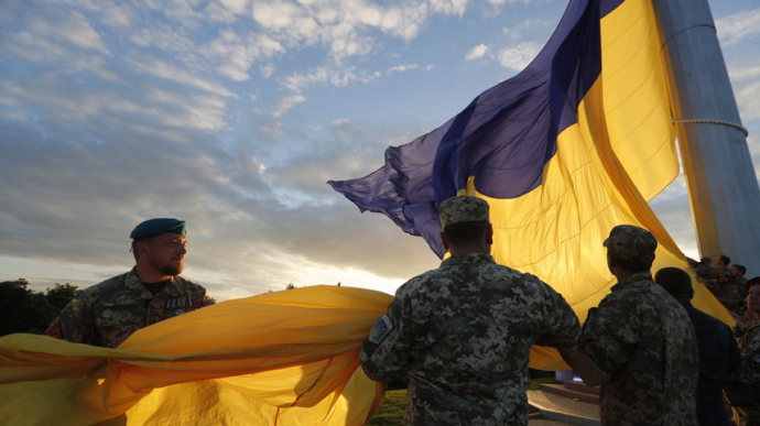 Люди из США и ЕС выступают за увеличение помощи Украине – социология