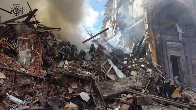 У Запоріжжі вже 11 жертв ударів, що сталися 6 жовтня, 15 людей ще шукають
