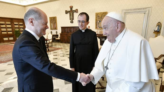 Scholz disagrees with Pope's controversial remarks, says Ukraine fights back against aggressor