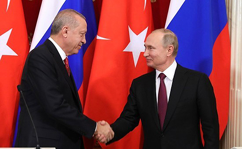 Ердоган заявив, що просив Путіна відійти з дороги у Сирії