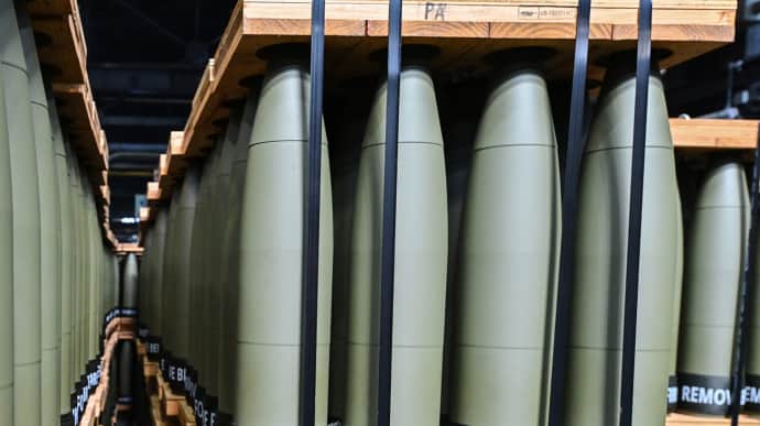 Більшість зброї з пакету допомоги США для України вже знаходиться у Німеччині та Польщі – CNN