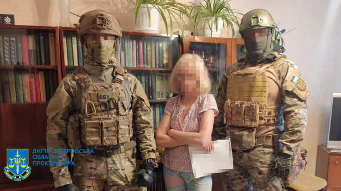 У Дніпрі затримали інформаторку окупантів – посадовицю Укрзалізниці