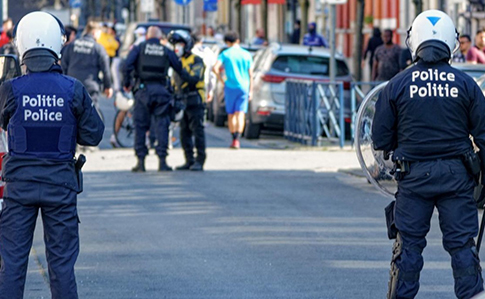 У Брюсселі поліція водометом розігнала бунтівників