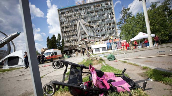 Від ракетного удару РФ у Вінниці вже 23 загиблих, 5 поранених - у критичному стані