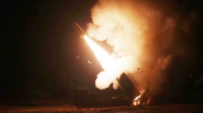 В Белом доме подтвердили, что Украина не может бить по России ракетами ATACMS