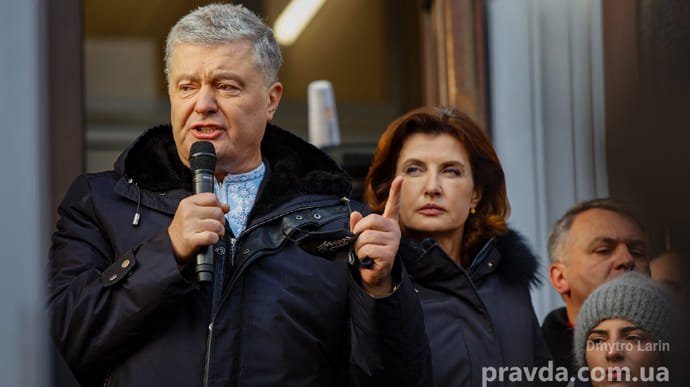 Адвокати Порошенка оскаржили арешт його майна 
