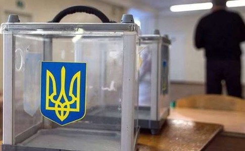В воскресенье в Украине проходят выборы в 202 территориальных общинах