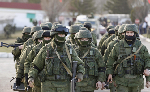 РФ розміщує свої сили так, щоб швидко вторгнутися до України - дослідження