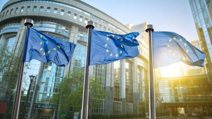 У МЗС пояснили, що буде після виключення України з зеленого списку ЄС