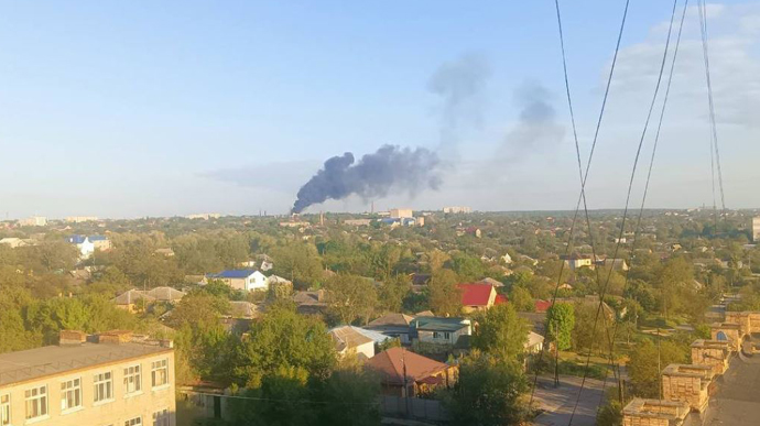 В окупованому Луганську прогримів вибух: здіймається стовп диму