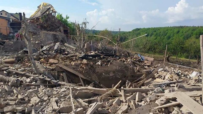 Russians shell Sumy Oblast: 20 air strikes and 3 machine gun bursts