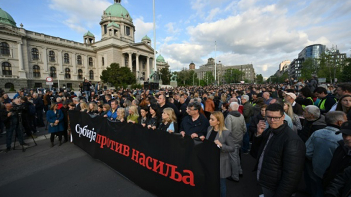 Стрельба в Сербии: более 10 тысяч человек в Белграде требуют отставки чиновников