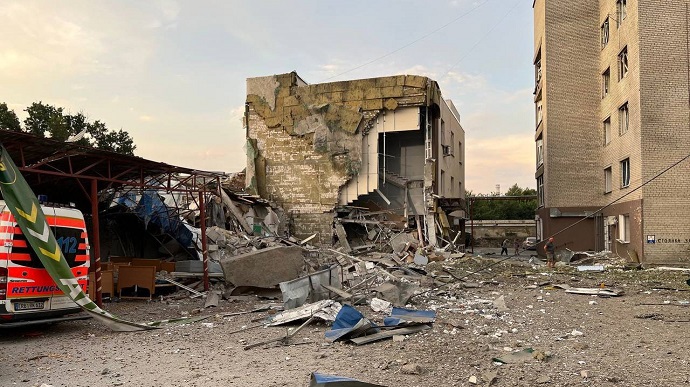 Росіяни вдарили по двох районах Миколаєва – пошкоджені житлові будинки
