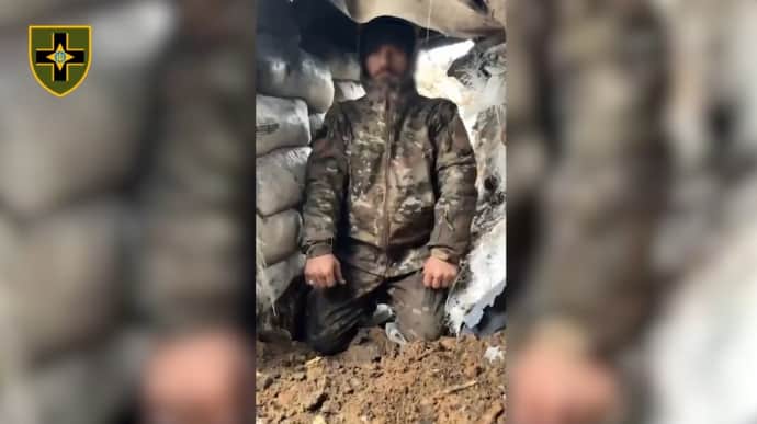 Egyptian citizen who fought for Russia surrenders to Ukrainian military on Toretsk front – video