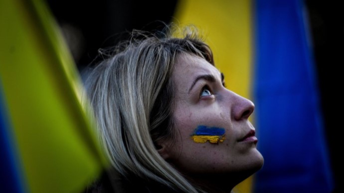Суд Берліна дозволив українські прапори 8 і 9 травня, російські – під забороною
