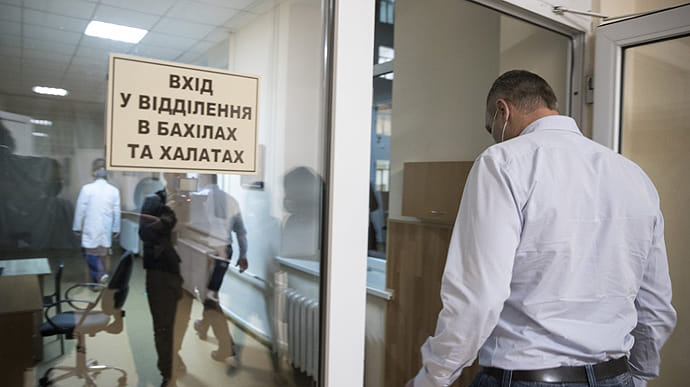 У Києві знову понад тисяча нових хворих на Covid-19 і 53 смерті 
