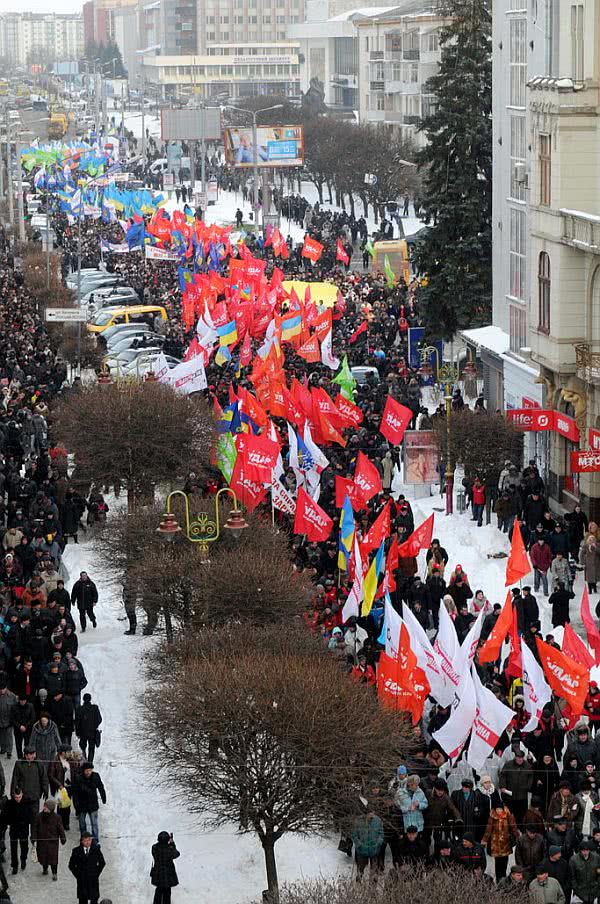 Марш Вставай, Украина! в Ивано-Франковске, 28 марта